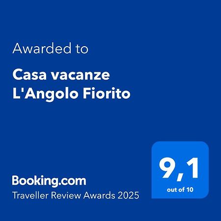 Casa Vacanze L'Angolo Fiorito Bettolle Exterior foto